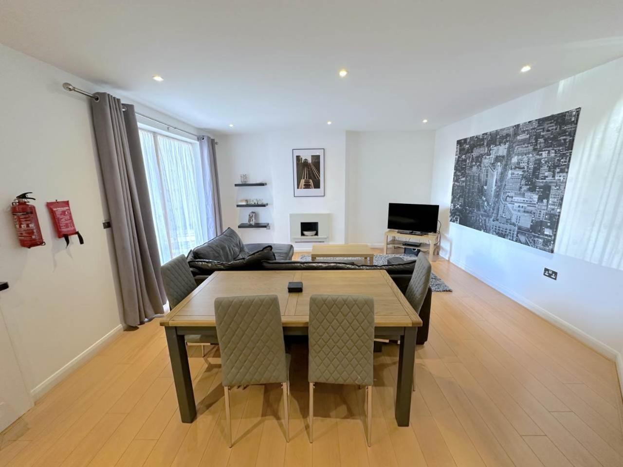 Parc Y Bryn Serviced Apartments อาเบอรีสวิท ภายนอก รูปภาพ